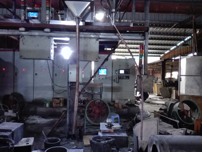 多工位離心鑄造機(jī)用自動(dòng)孕育裝置